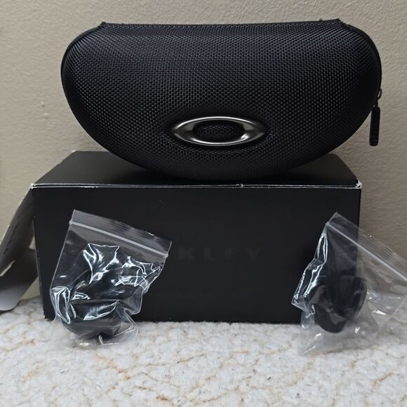 New Oakley Men's Oo9471 Encoder Rectangular Sunglasses Polished Black/Prizm - Picture 9 of 10